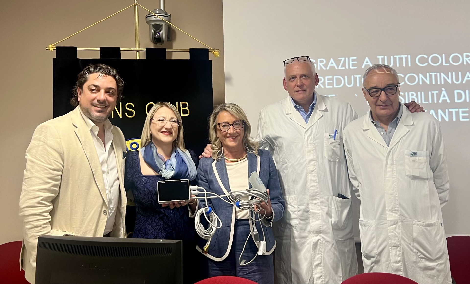 foto donazione lions marinangeli